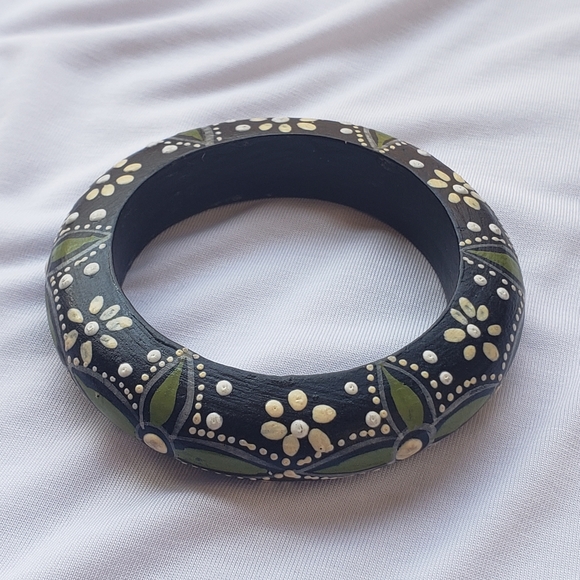 Womens, Ladies, or Girls wooden handprints bracelet - Picture 6 of 6